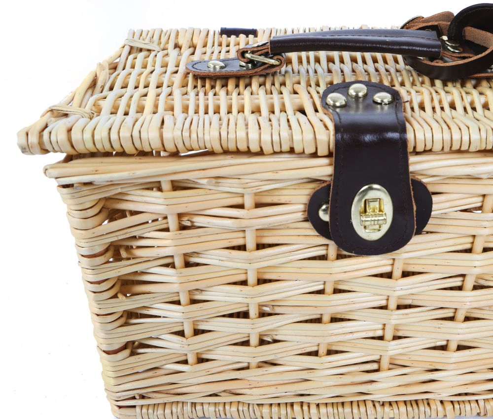 Mayfair Classic Willow Picnic Hamper Picnicware